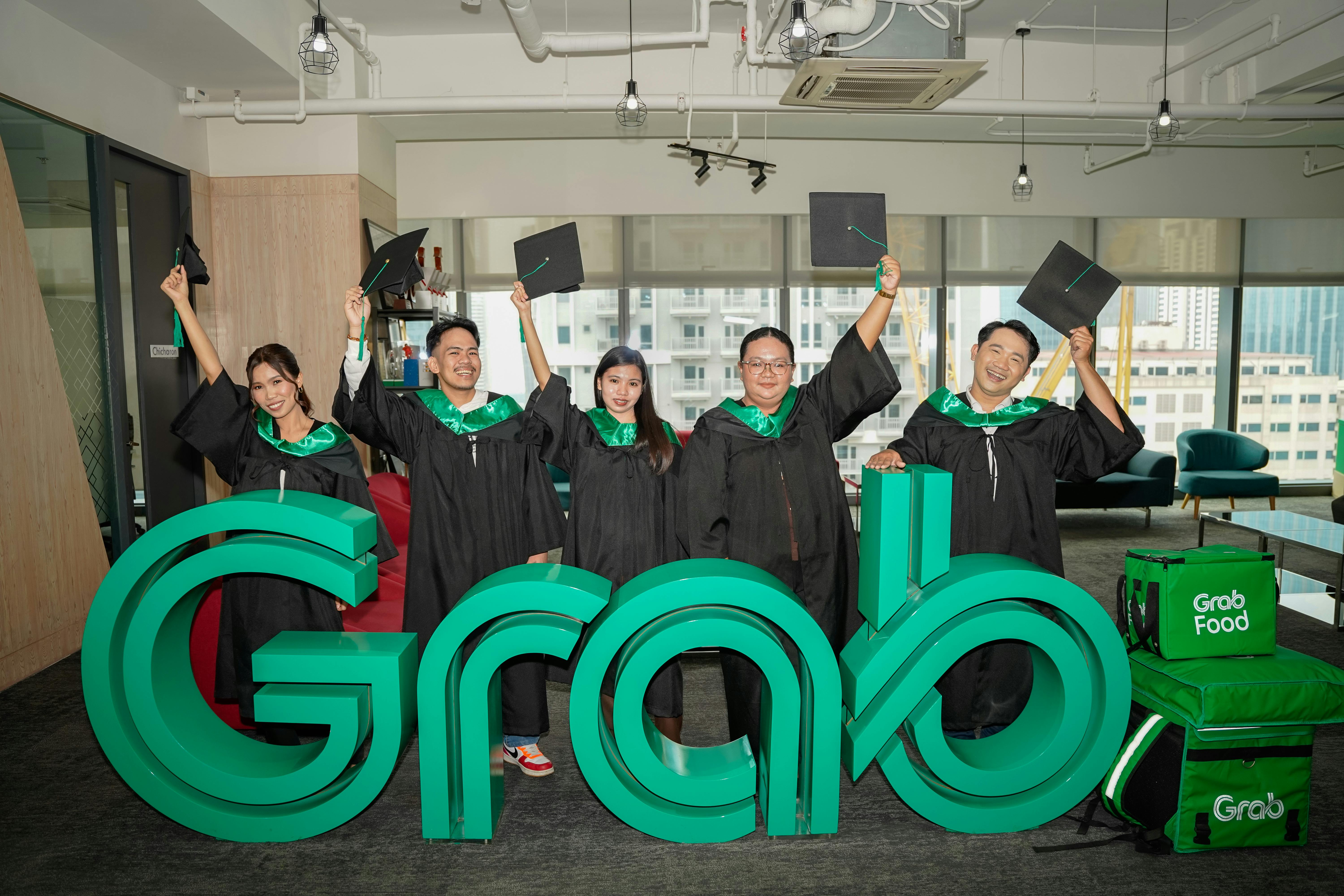 Grab Philippines' GrabScholar program produces its first college graduates, welcomes new batch